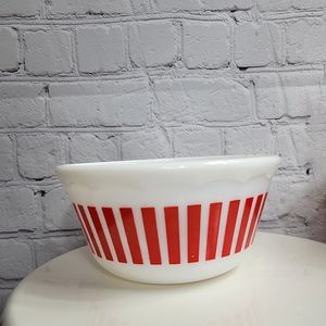 Hazel Atlas Red Candy Stripe Serving Bowl Mixing Bowl with Scalloped Edge
